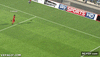 GIF animado (94151) Es que nunca has visto a un futbolista haciendo un derrape tumbado en el cesped